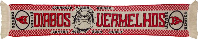 cachecol diabos vermelhos bulldog branco primeiro